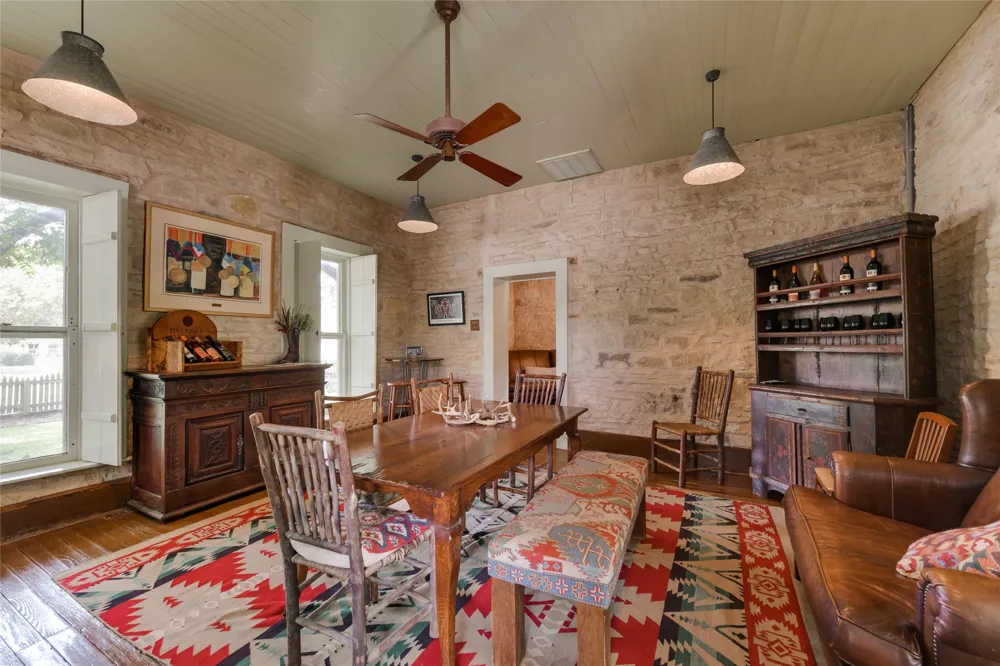 802 S Austin Street Comanche, TX 76442
