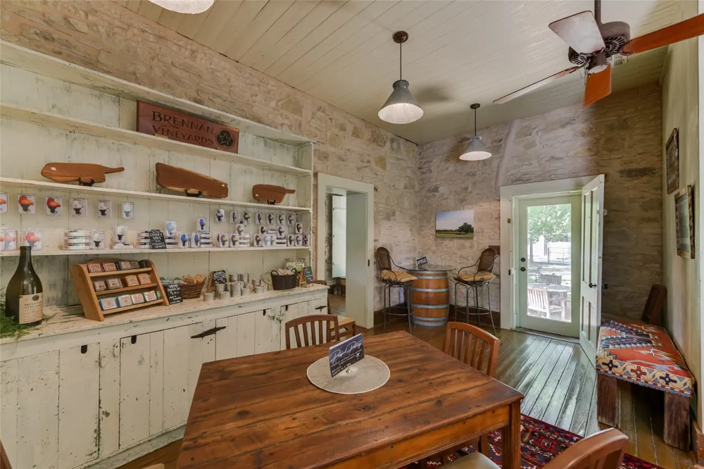 802 S Austin Street Comanche, TX 76442