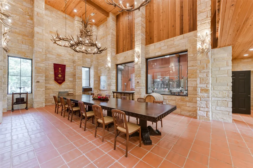 802 S Austin Street Comanche, TX 76442