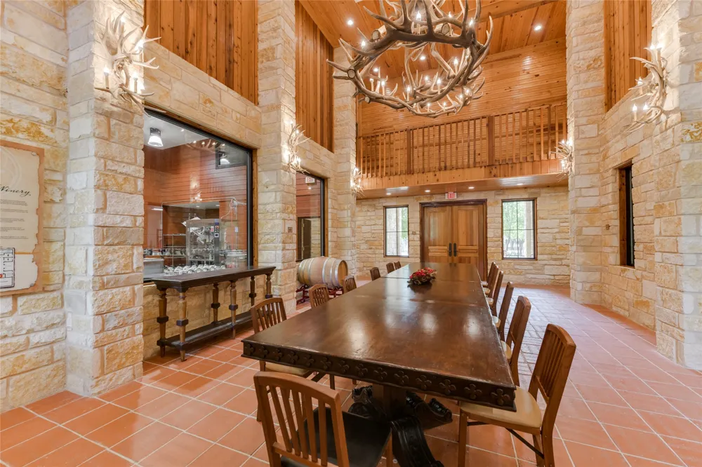802 S Austin Street Comanche, TX 76442