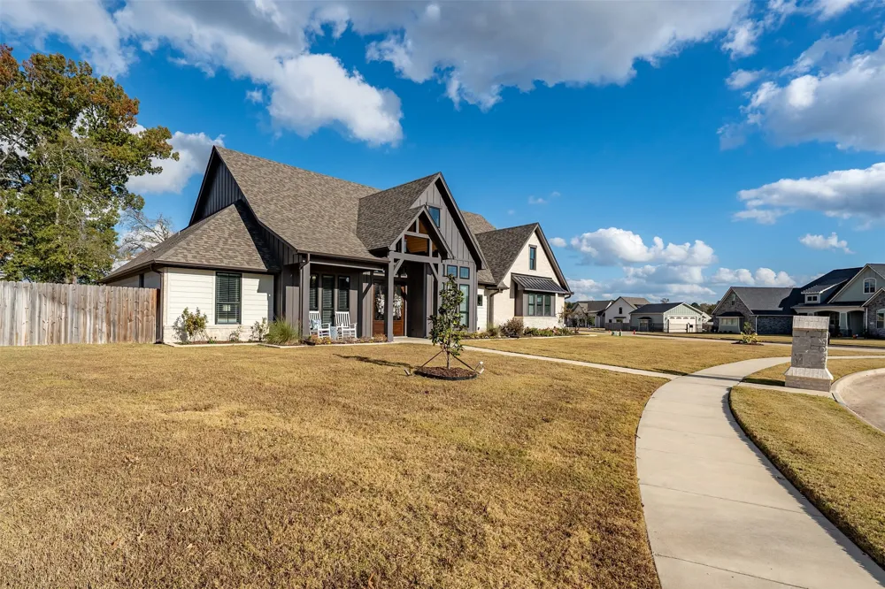 12213 Harlon Street Flint, TX 75762