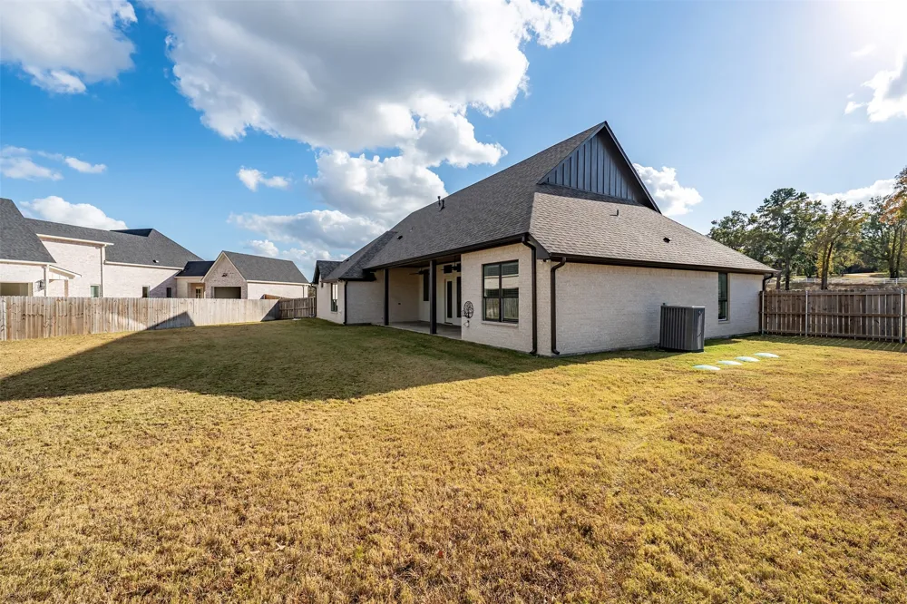 12213 Harlon Street Flint, TX 75762