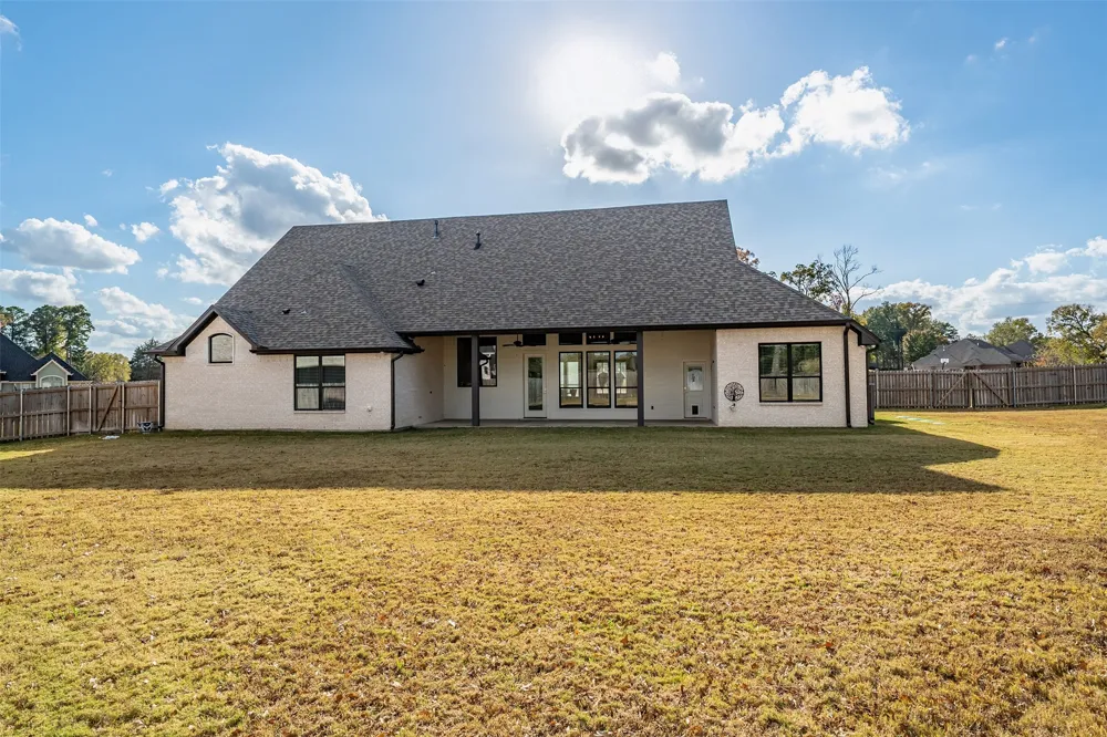 12213 Harlon Street Flint, TX 75762
