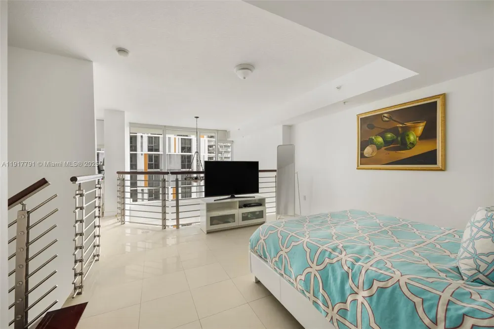 41 SE 5th St #1210 Miami, FL 33131