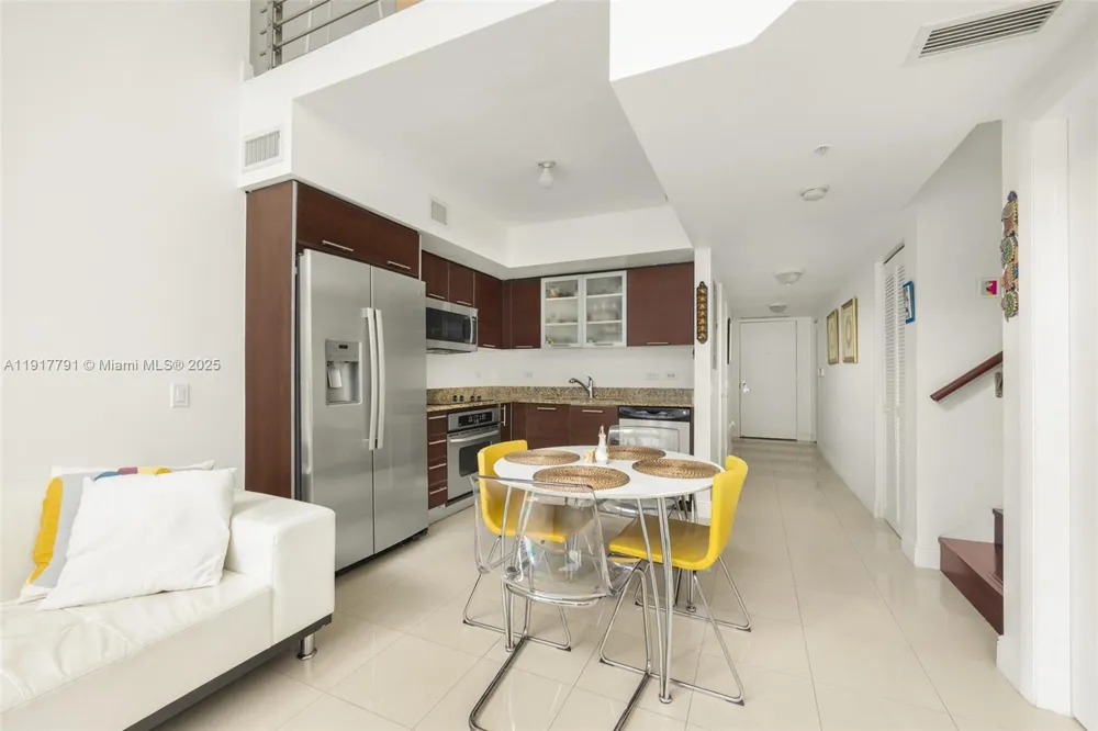 41 SE 5th St #1210 Miami, FL 33131