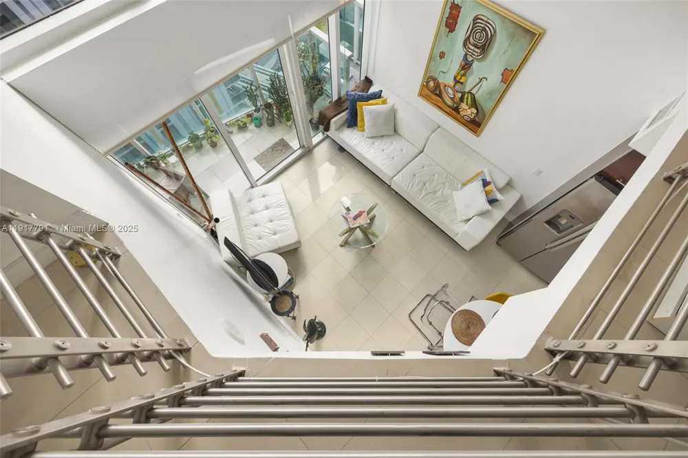 41 SE 5th St #1210 Miami, FL 33131