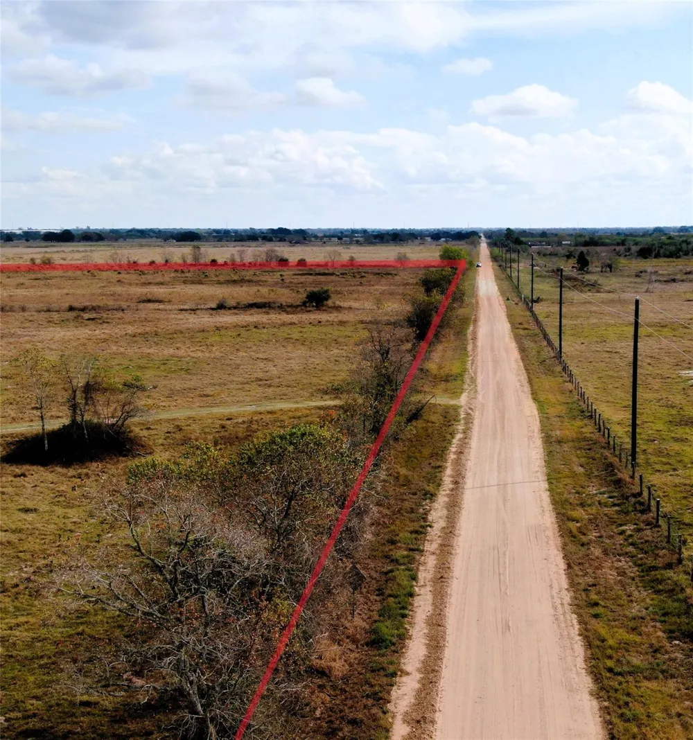 2701 Langberg Road Bellville, TX 77418