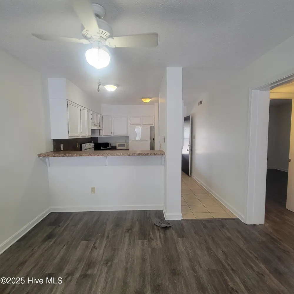 313 Lake Place Condo Drive Elizabethtown, NC 28337