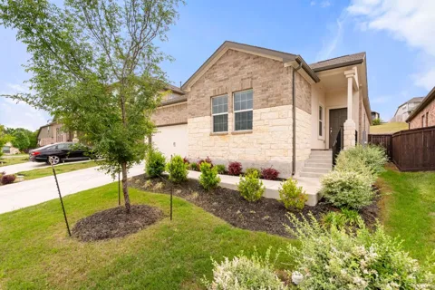 1240 Sweetspire Street