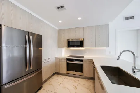 2000 Metropica Way #306