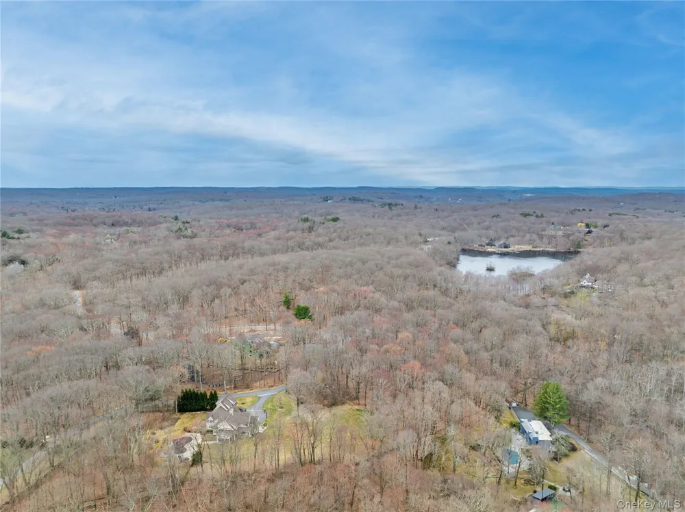 32 Joshua Hobby Lane Pound Ridge, NY 10576
