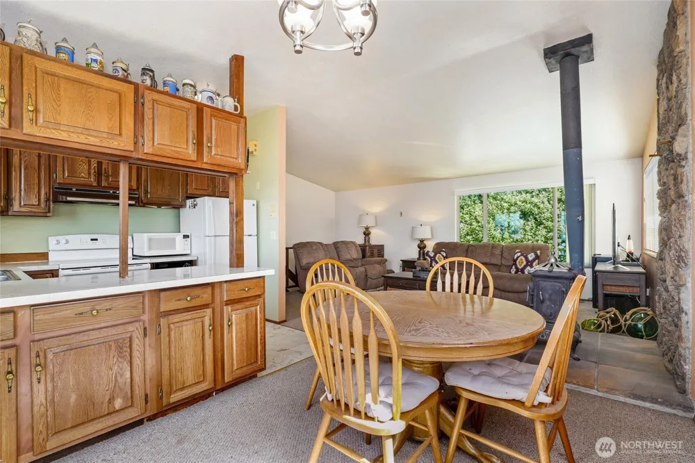 10 S Beach Drive Hat Island, WA 98206