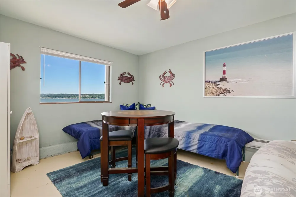 10 S Beach Drive Hat Island, WA 98206