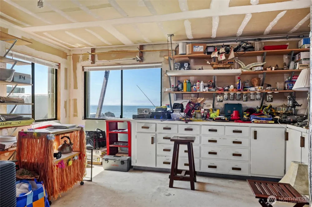 10 S Beach Drive Hat Island, WA 98206