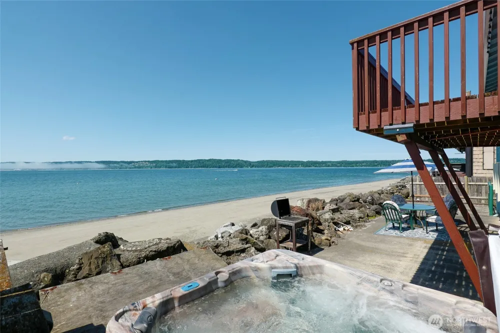 10 S Beach Drive Hat Island, WA 98206