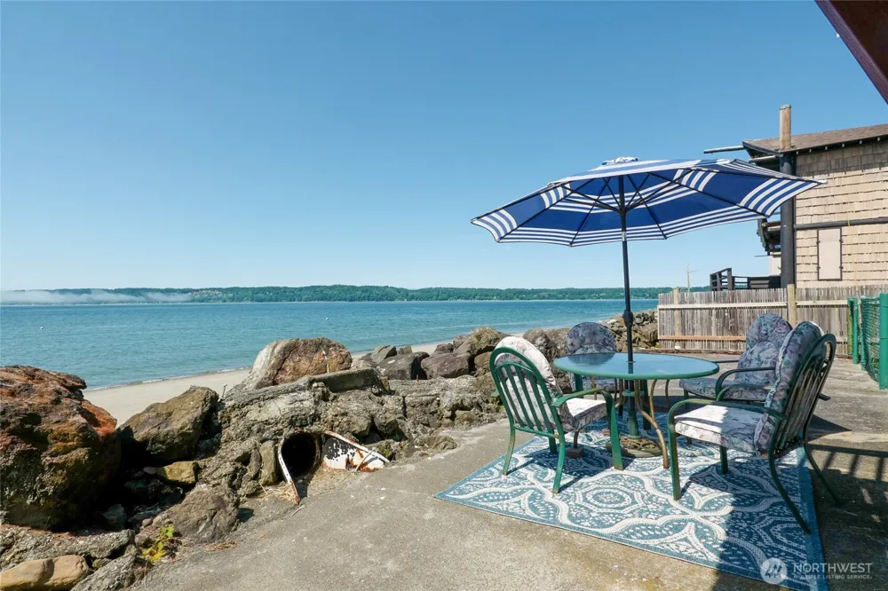 10 S Beach Drive Hat Island, WA 98206