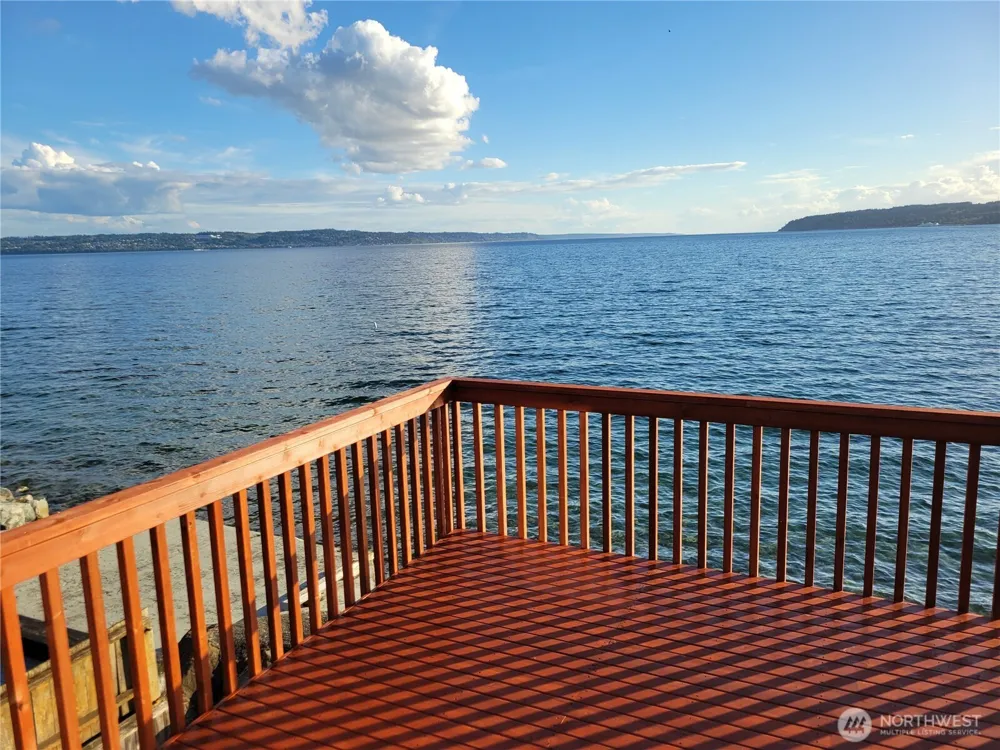 10 S Beach Drive Hat Island, WA 98206