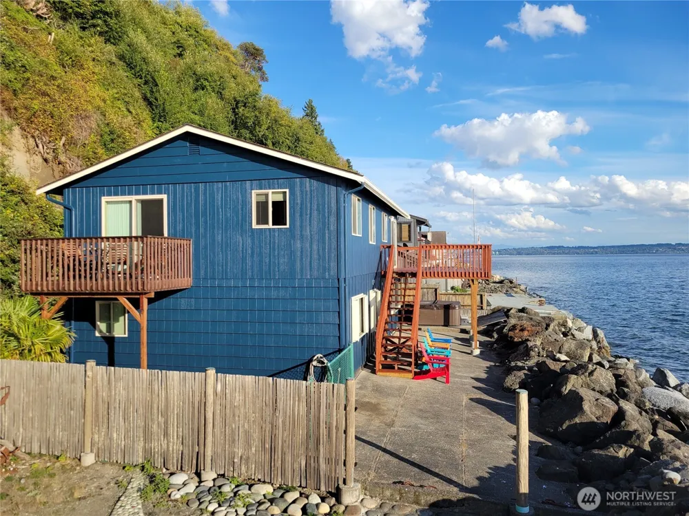 10 S Beach Drive Hat Island, WA 98206
