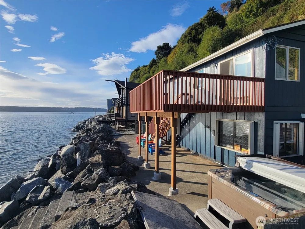 10 S Beach Drive Hat Island, WA 98206