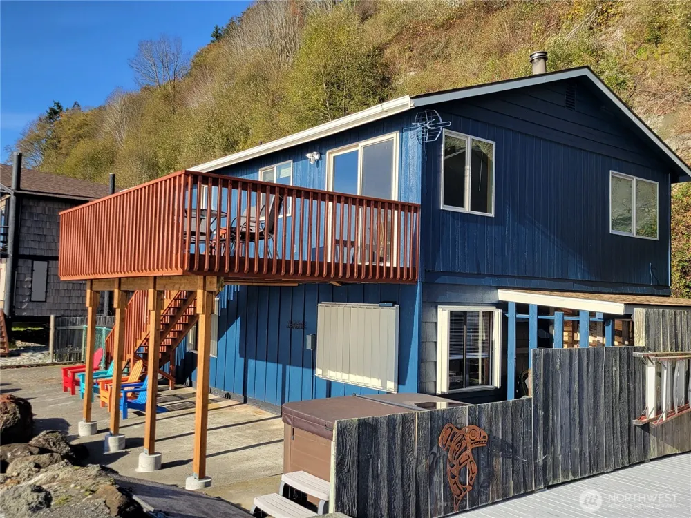 10 S Beach Drive Hat Island, WA 98206