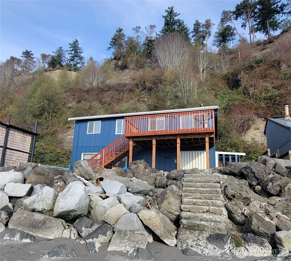 10 S Beach Drive Hat Island, WA 98206
