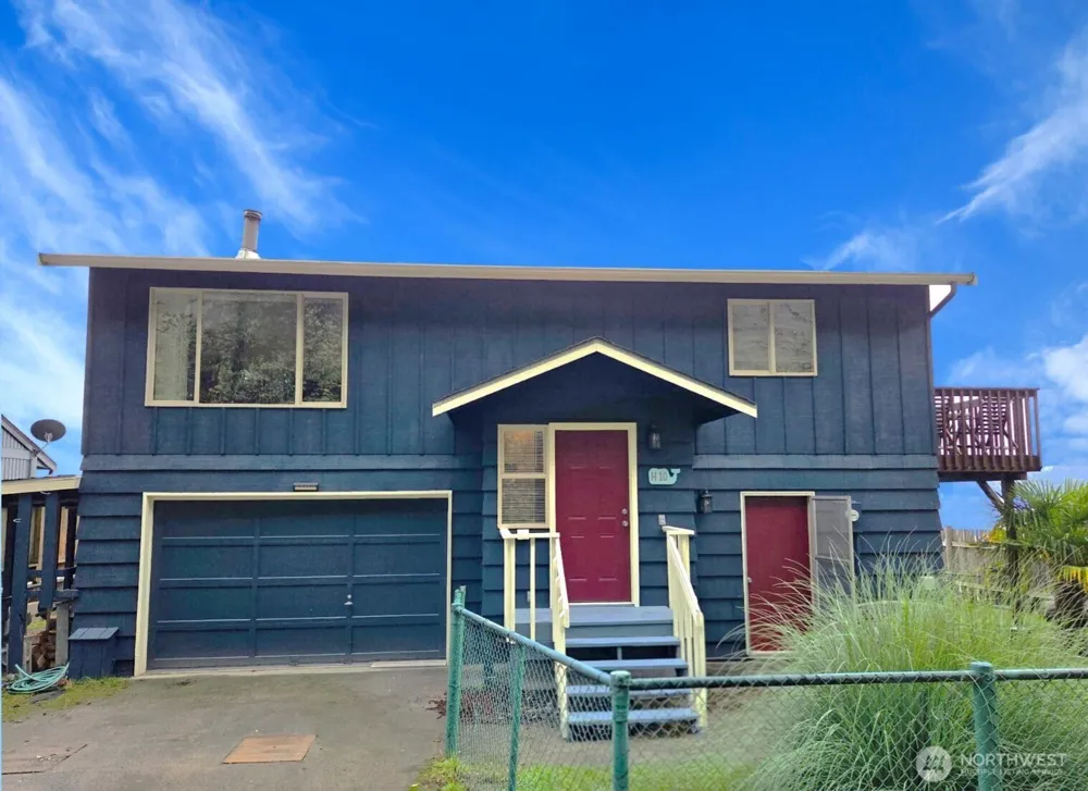 10 S Beach Drive Hat Island, WA 98206