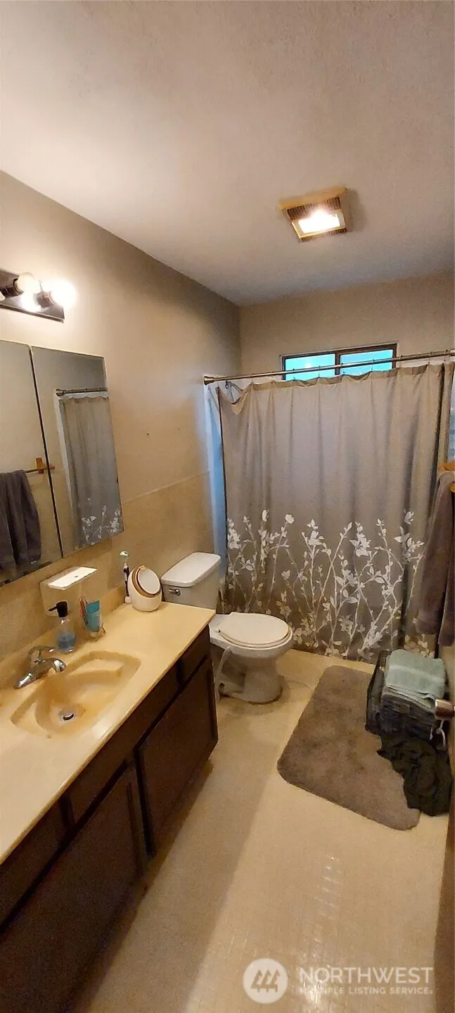 1998 NW Bucklin Hill Road Silverdale, WA 98383