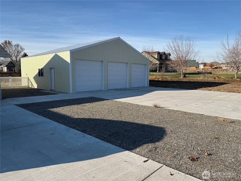 5 Red Apple Drive Omak, WA 98841