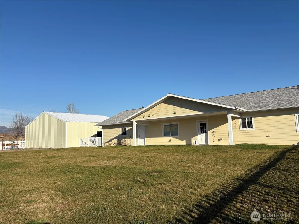 5 Red Apple Drive Omak, WA 98841