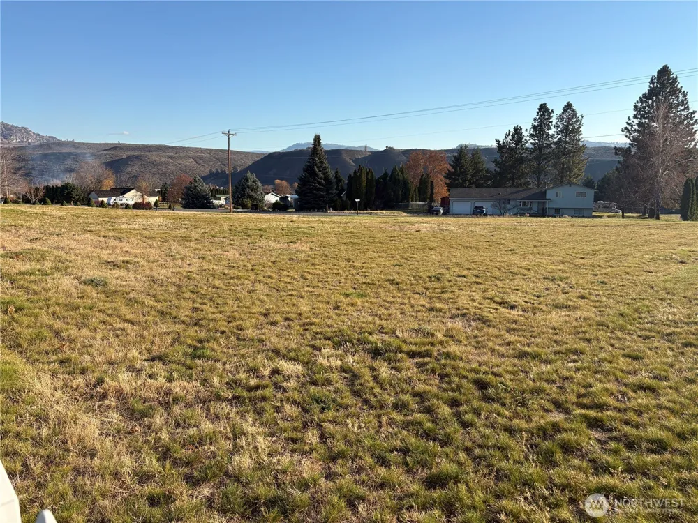 5 Red Apple Drive Omak, WA 98841