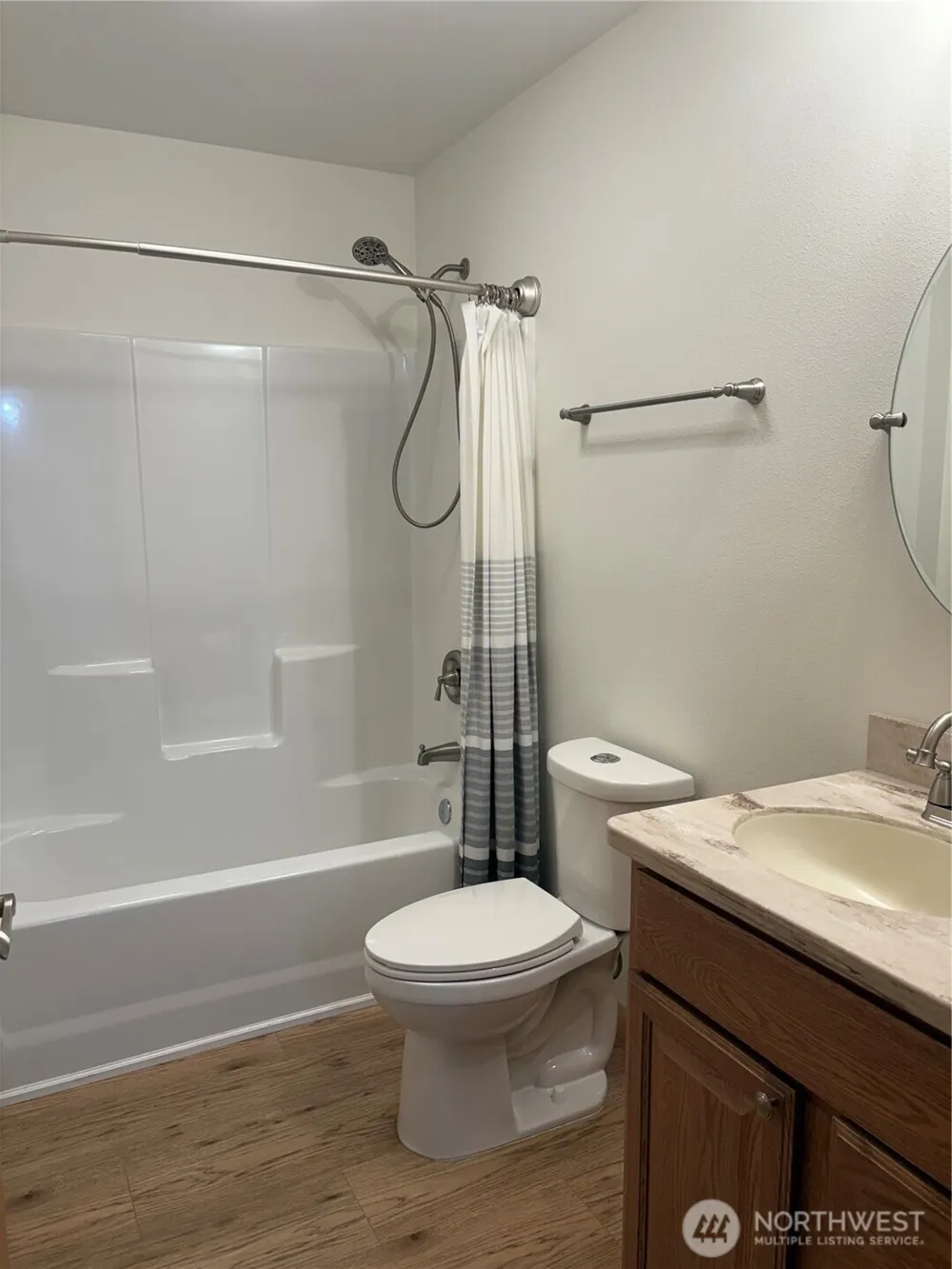 5 Red Apple Drive Omak, WA 98841