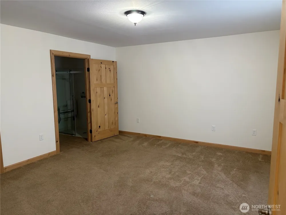 5 Red Apple Drive Omak, WA 98841