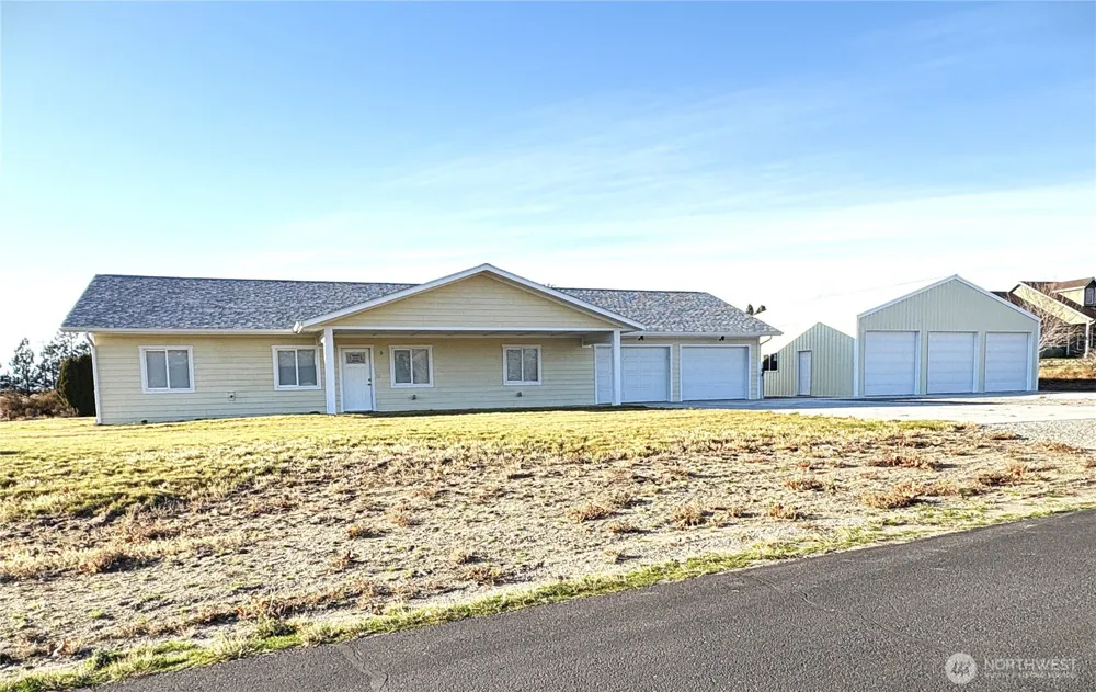 5 Red Apple Drive Omak, WA 98841