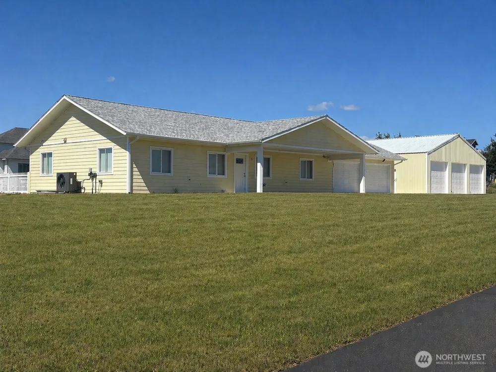 5 Red Apple Drive Omak, WA 98841
