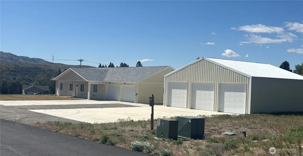 5 Red Apple Drive Omak, WA 98841