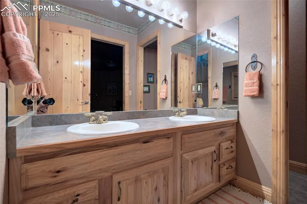 11771 E Smith Road Elbert, CO 80106
