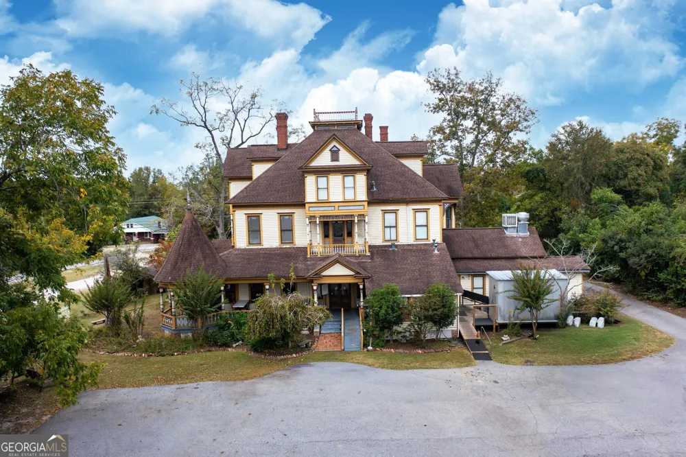 323 N Main ST Swainsboro, GA 30401