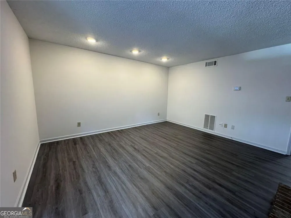 19 A Little Mountain VLG Ellenwood, GA 30294