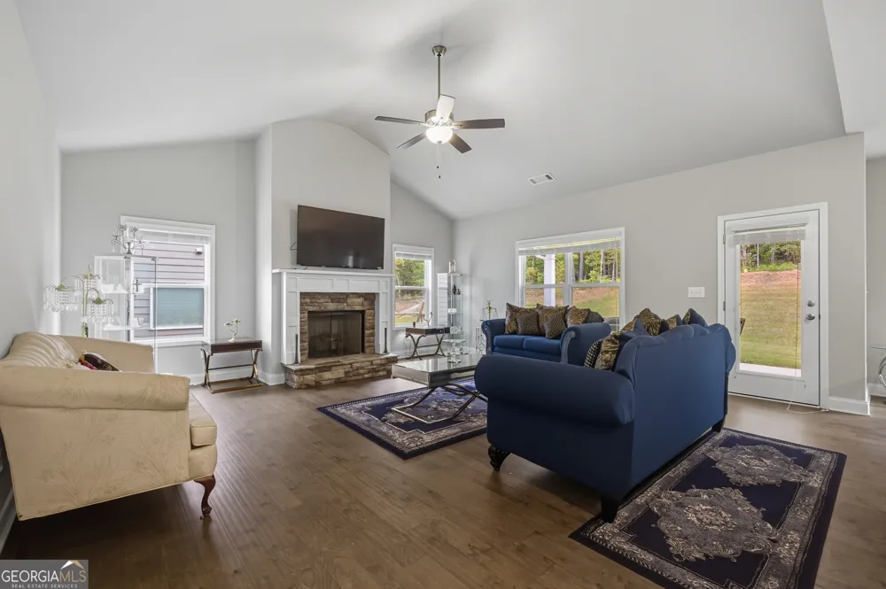 8325 Loch Lomand LN Winston, GA 30187