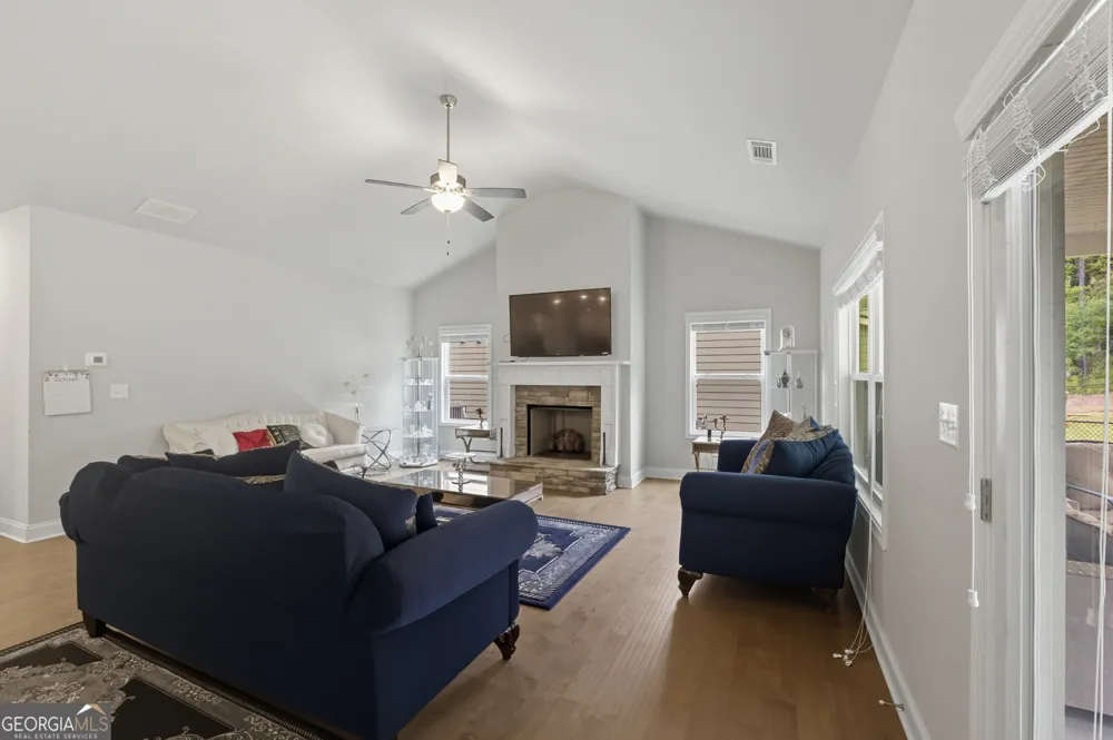 8325 Loch Lomand LN Winston, GA 30187