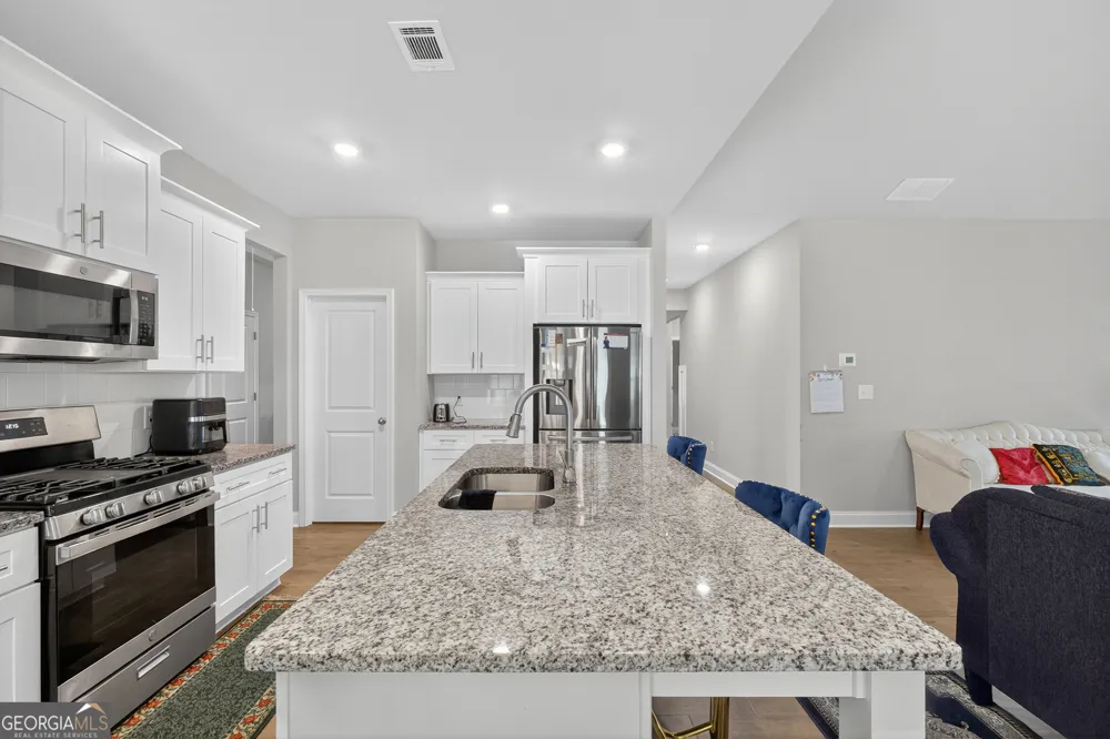 8325 Loch Lomand LN Winston, GA 30187