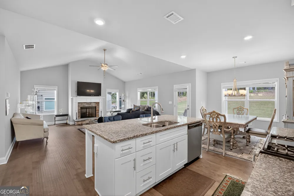 8325 Loch Lomand LN Winston, GA 30187