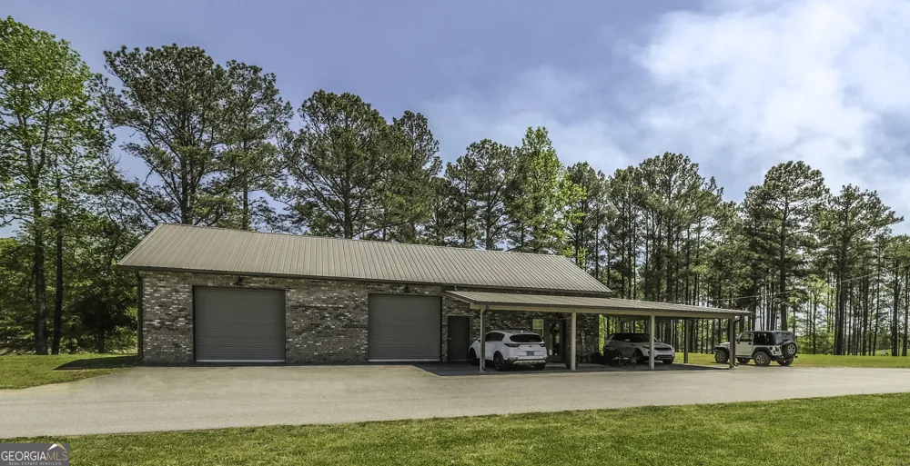 1600 Happy Hollow RD Roopville, GA 30170