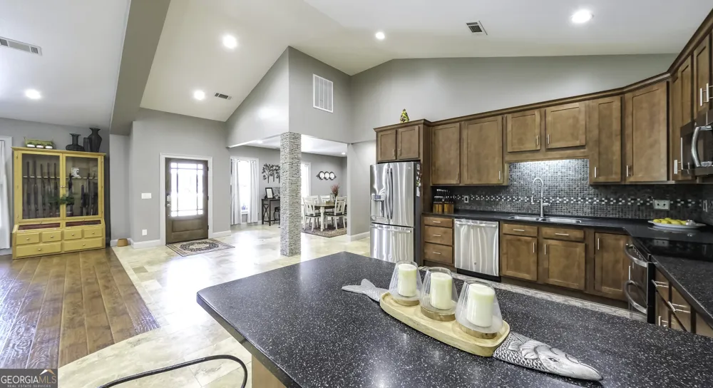 1600 Happy Hollow RD Roopville, GA 30170
