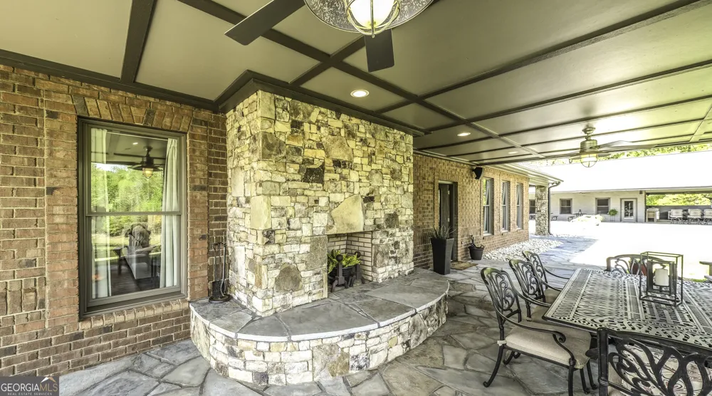 1600 Happy Hollow RD Roopville, GA 30170