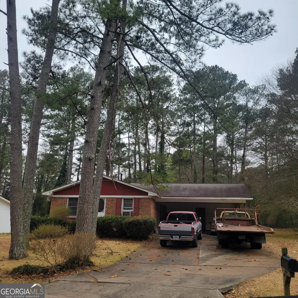 4682 Pine CIR Ellenwood, GA 30294