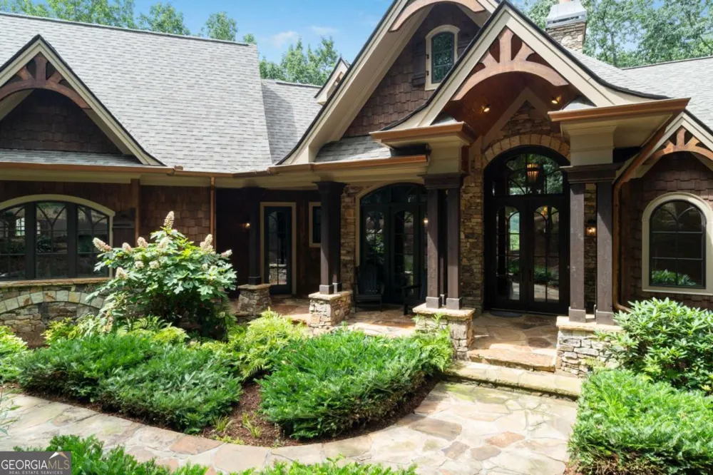 160 Bluestern Drive SE