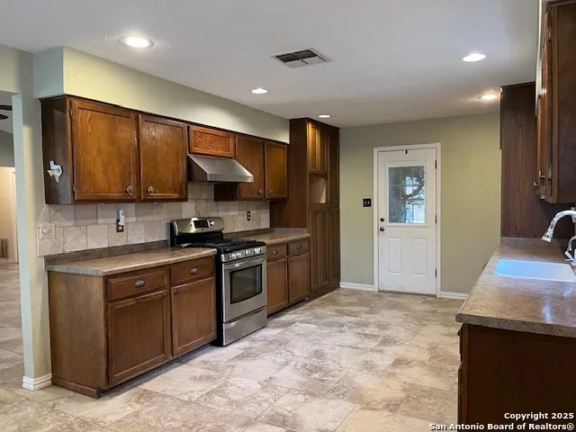 1216 Mockingbird Pleasanton, TX 78064