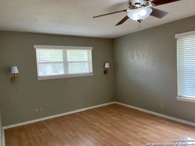 1216 Mockingbird Pleasanton, TX 78064