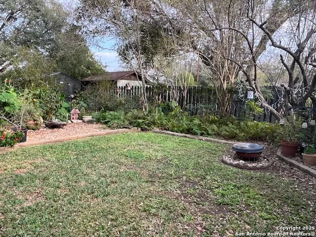 1216 Mockingbird Pleasanton, TX 78064